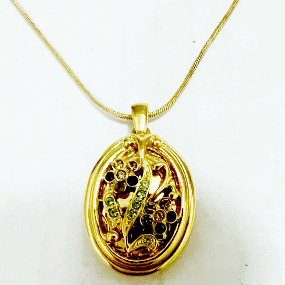 Vintage Gold Plated Necklace Locket